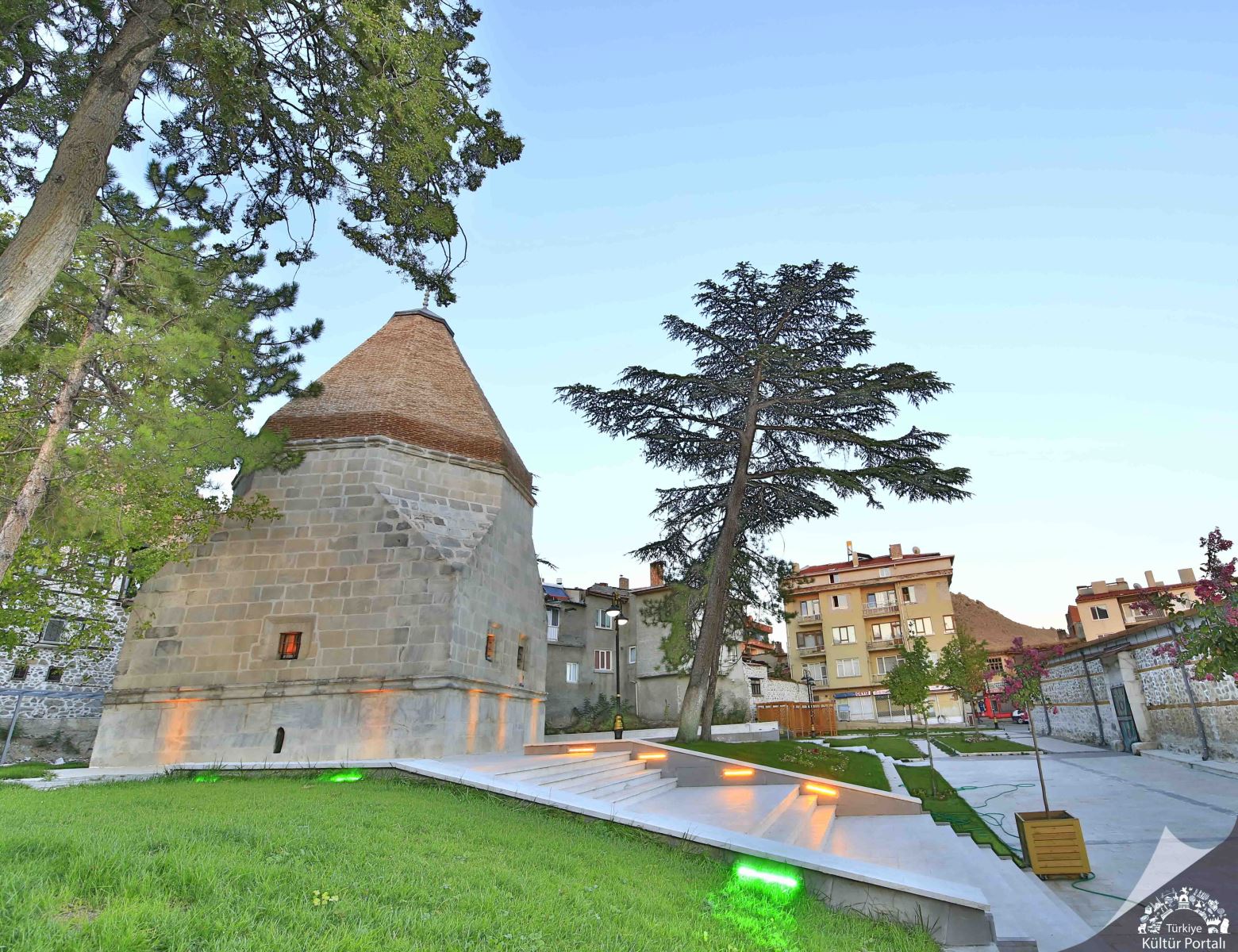 Alemşah Kümbeti - Eskişehir