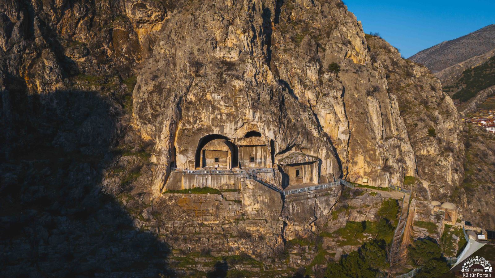 Kral Kaya Mezarları - Amasya