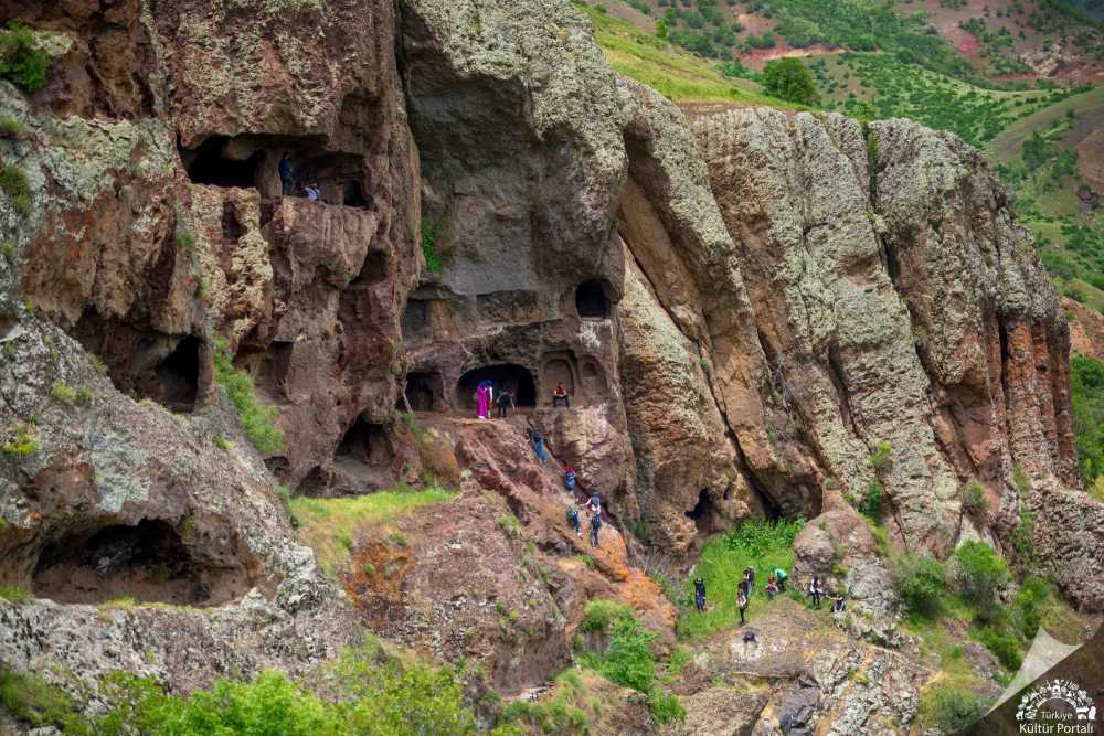 Zağ Mağaraları - Bingöl