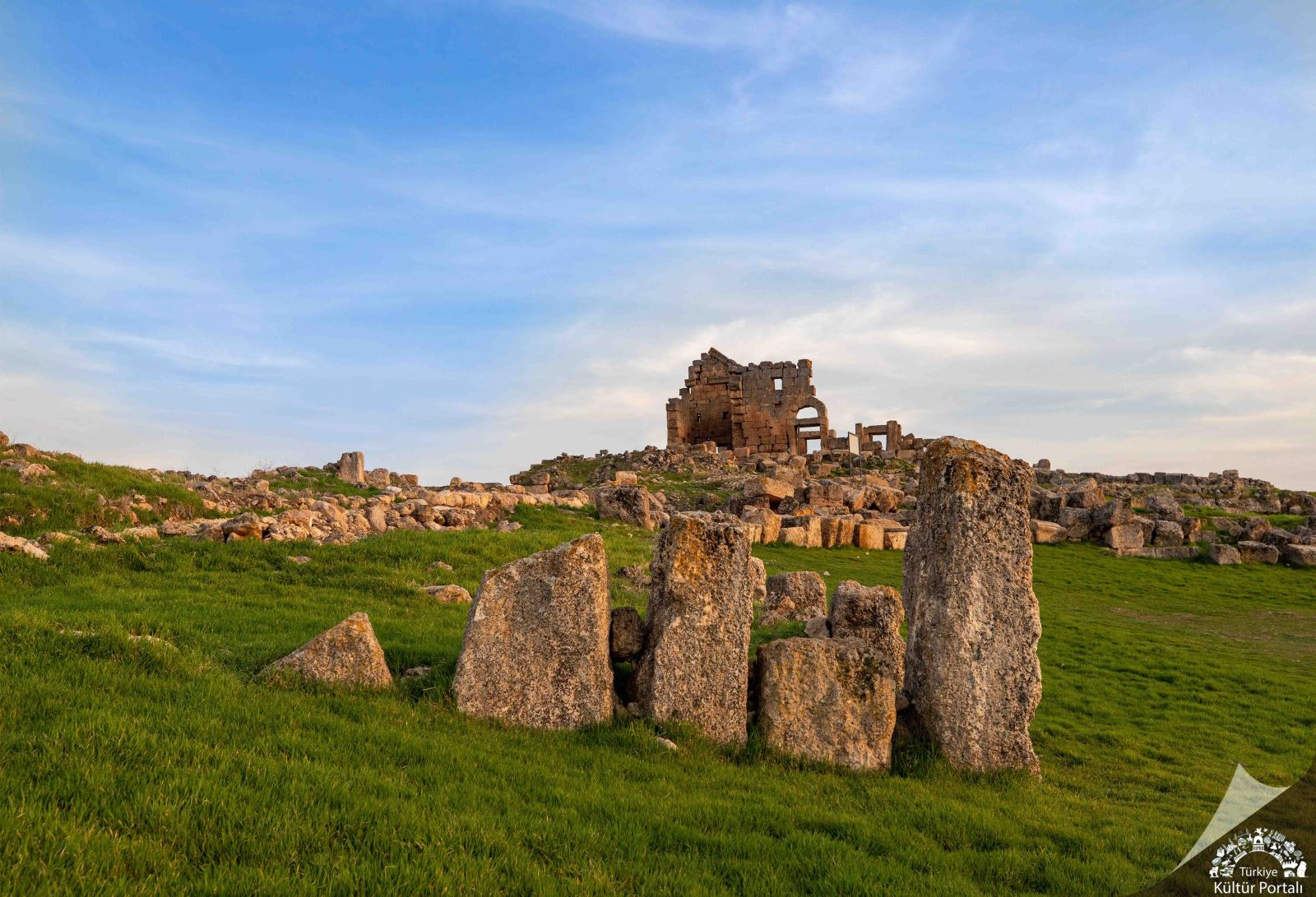 Zerzevan Kalesi Ve Mithras Kutsal Alanı - Diyarbakır